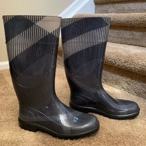 Burberry Wellington Check Rubber Rain Boots, Size 38